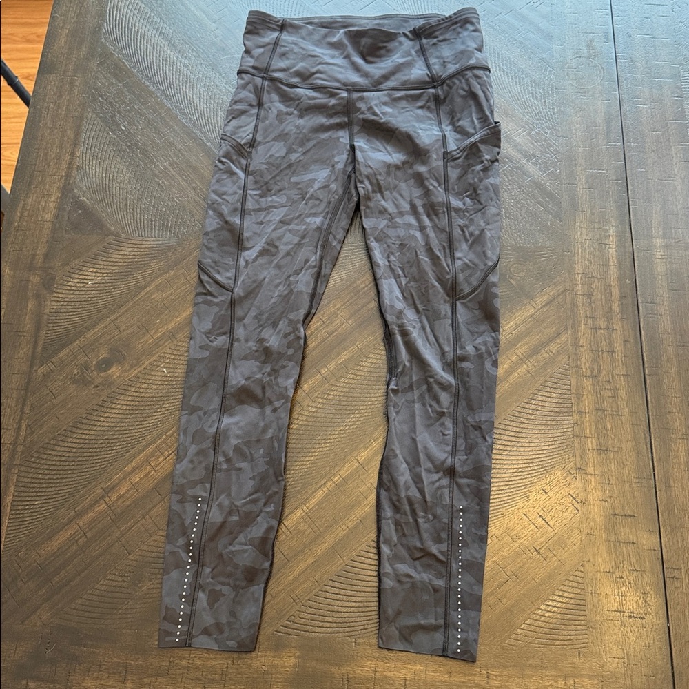 Lululemon 25” Grey Army Fatigue Leggings w/ pockets & reflectant detail - Size 8